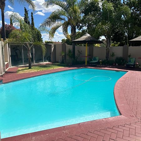 בלומפונטייין Sibella Guest House מראה חיצוני תמונה